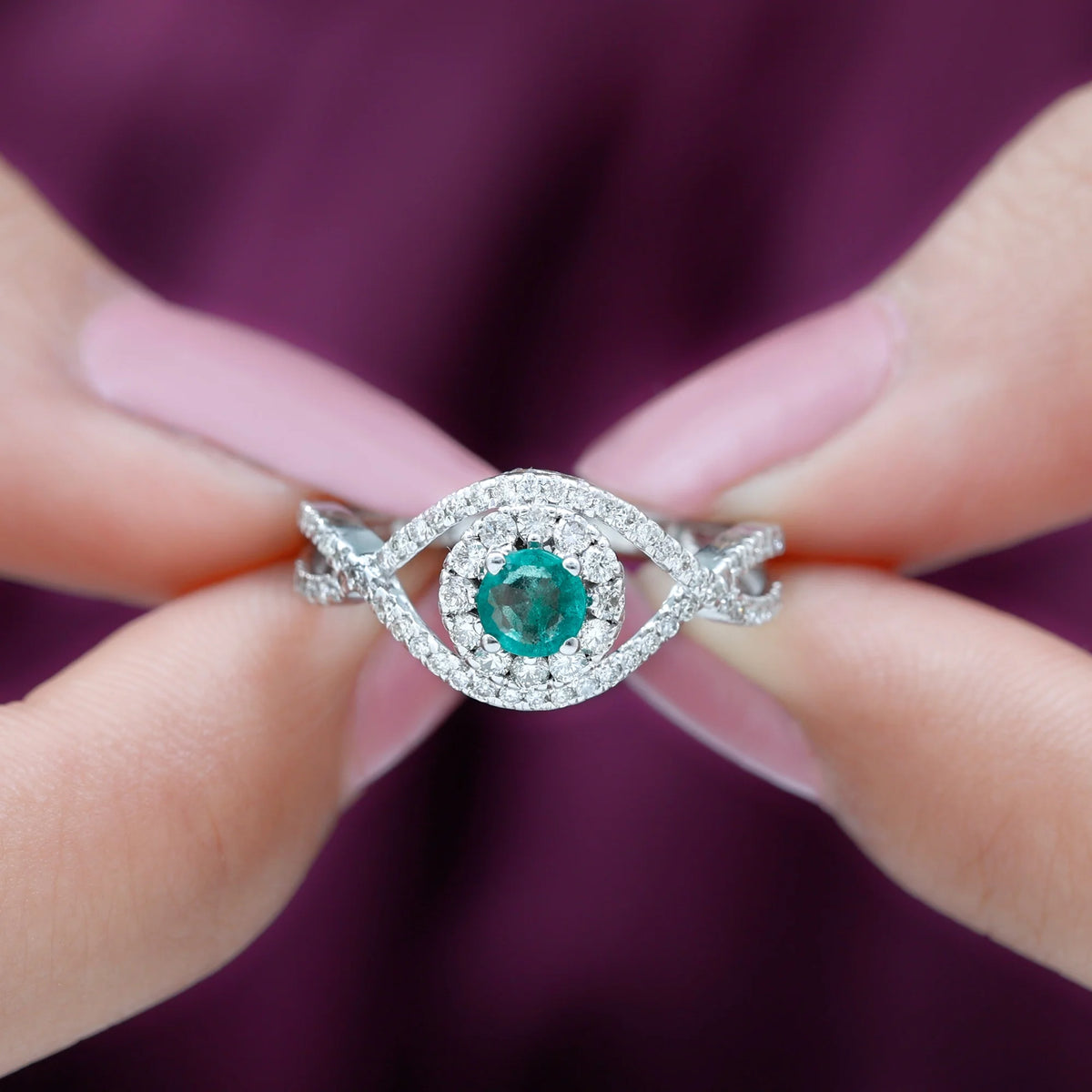 Emerald Crossover Ring with Diamond, 1 CT, 18K White Gold, US 12.50 Y578105