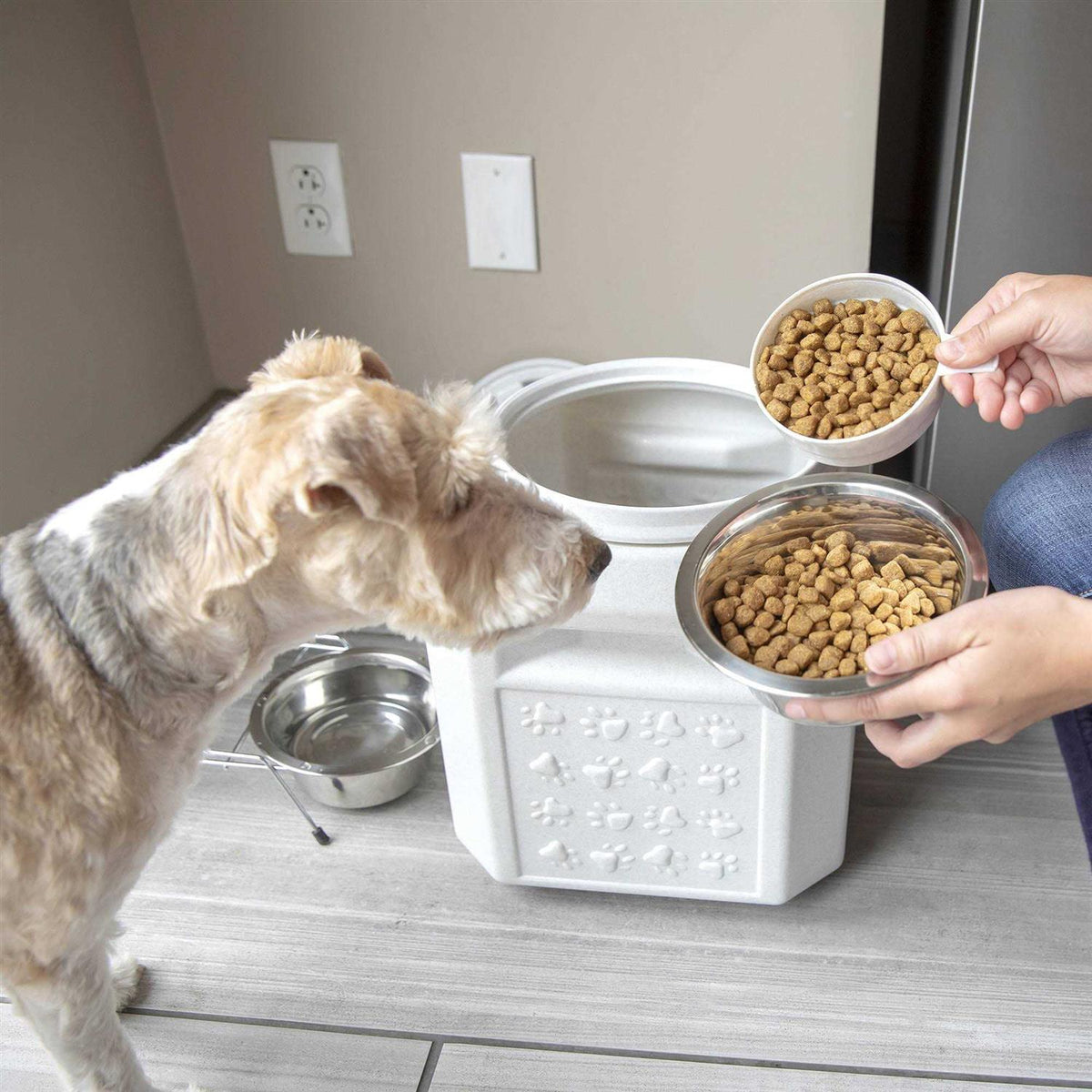 Pet Food Container Q2055