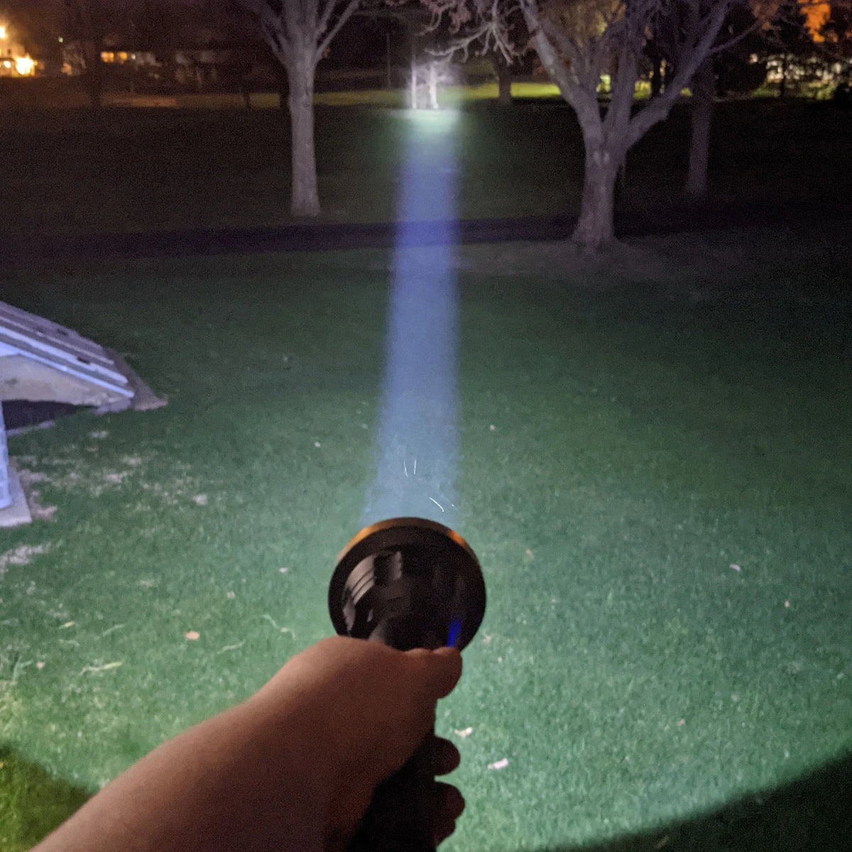 1000 Lumen LED Flashlight with Battery Meter T811824