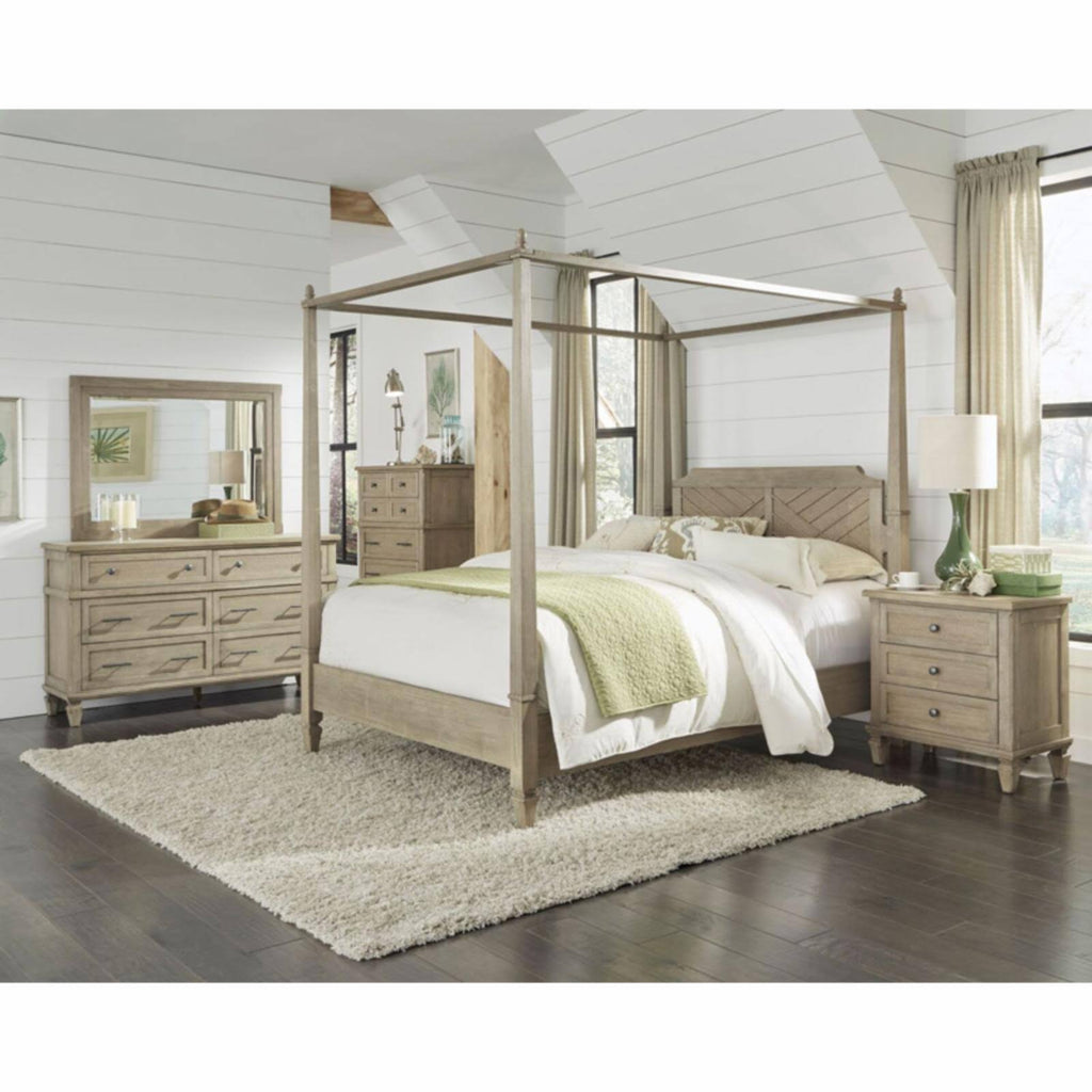 King Canopy Bed E867183