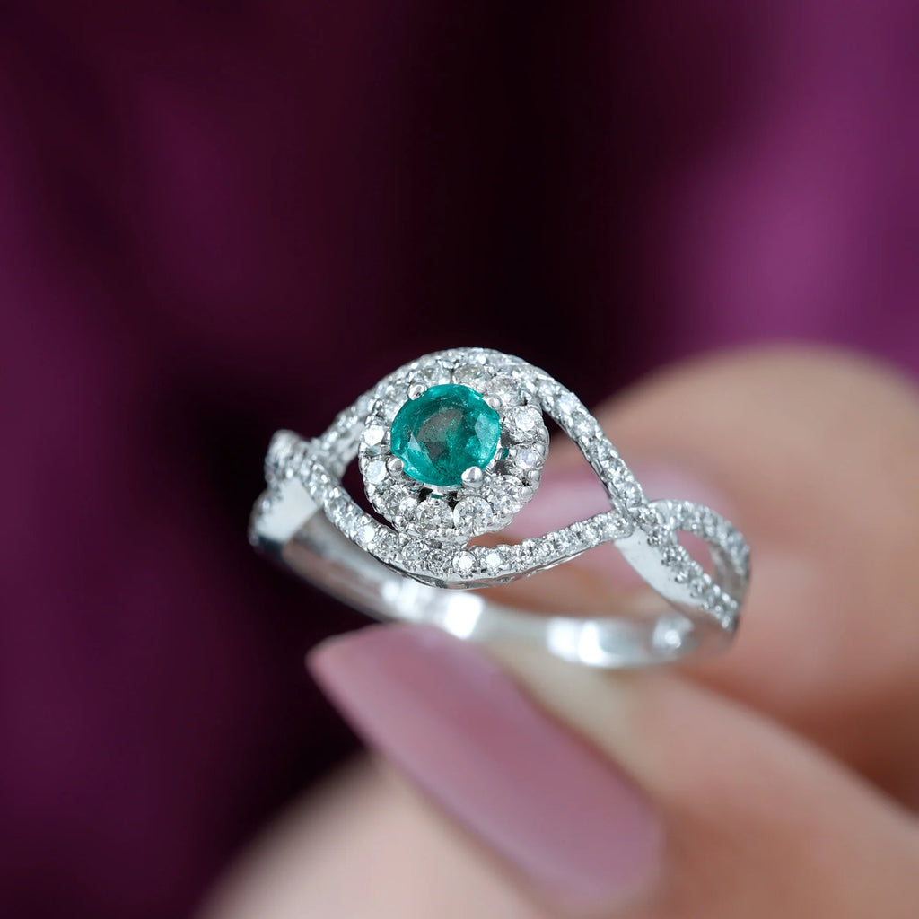 Emerald Crossover Ring with Diamond, 1 CT, 18K White Gold, US 12.50 Y578105