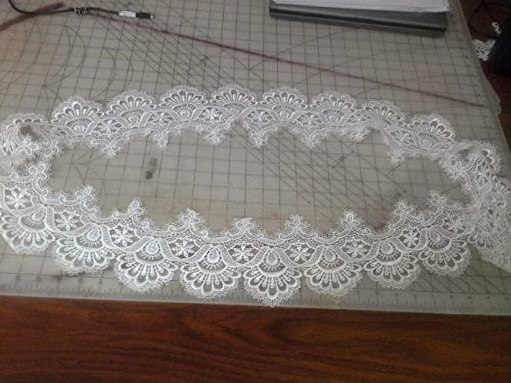 Antique White European Lace Table Runner 34 x 15 inches D162