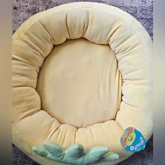 Pineapple Pet Bed F787
