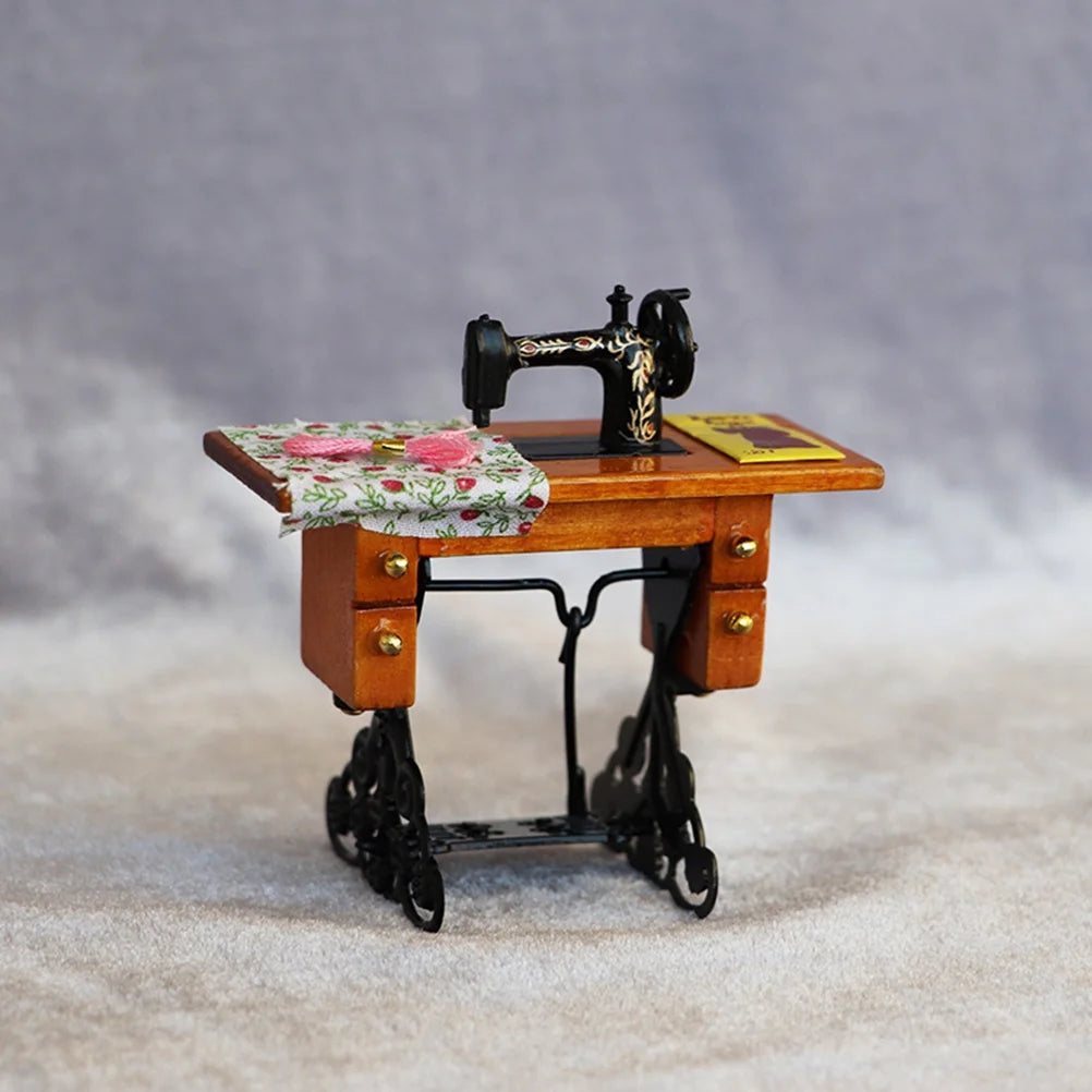 Metal Mini Dollhouse Sewing Machine Decor M958
