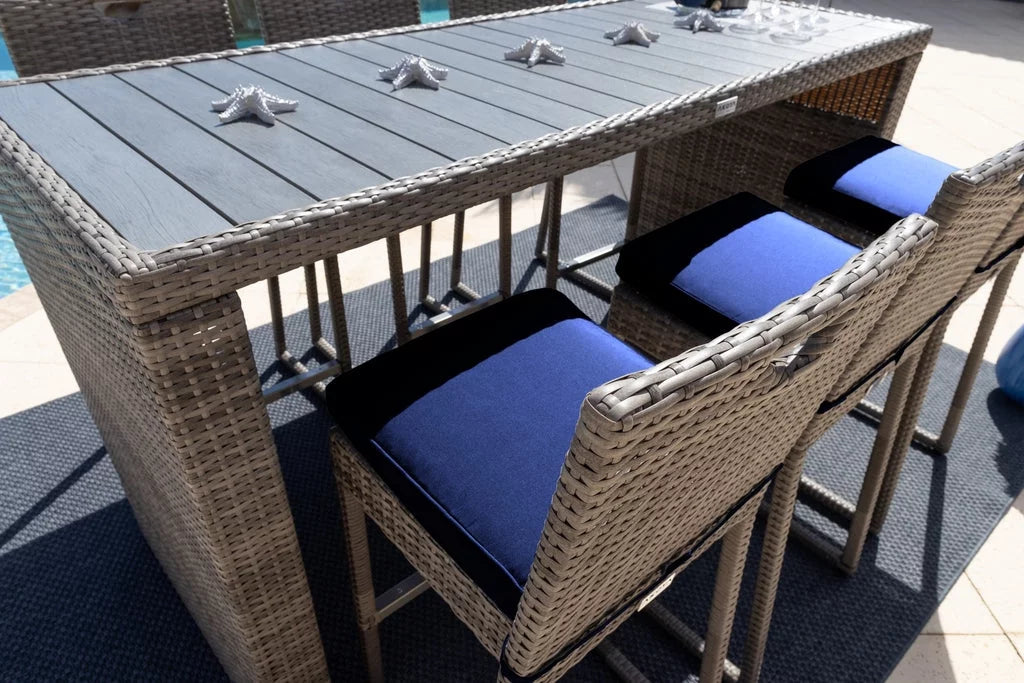 7-Piece Gray Resin Wicker Outdoor Patio Bar Set with Bar Table and Six Bar Chairs O8518